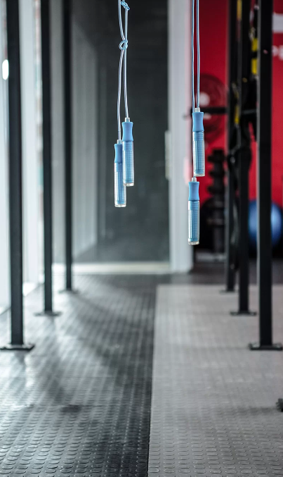 What is the process of designing a commercial gym fitout?